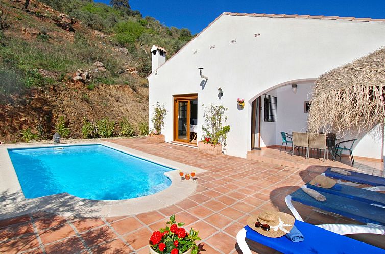 Vakantiehuis Villa Roble, Pers, Beheizter Pool, Petfriendly