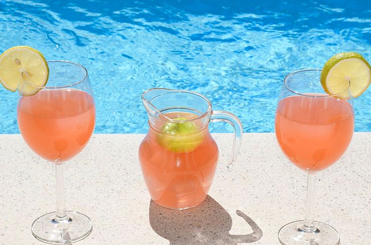 Vakantiehuis Villa Roble, Pers, Beheizter Pool, Petfriendly