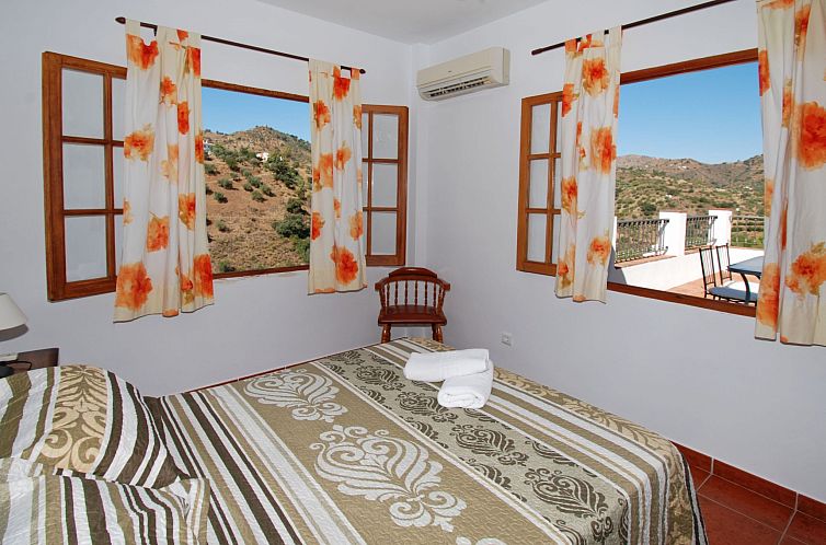 Vakantiehuis Villa Los Pinos, Beheizter Pool, Wifi, AC, BBQ