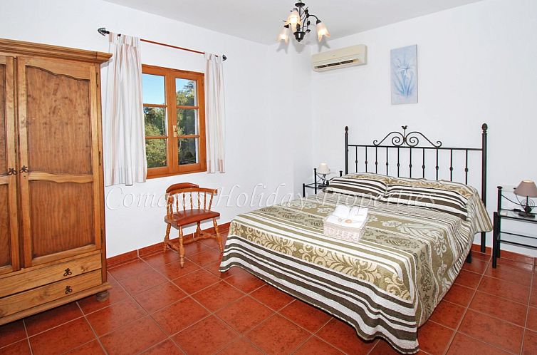 Vakantiehuis Villa Los Pinos, Beheizter Pool, Wifi, AC, BBQ