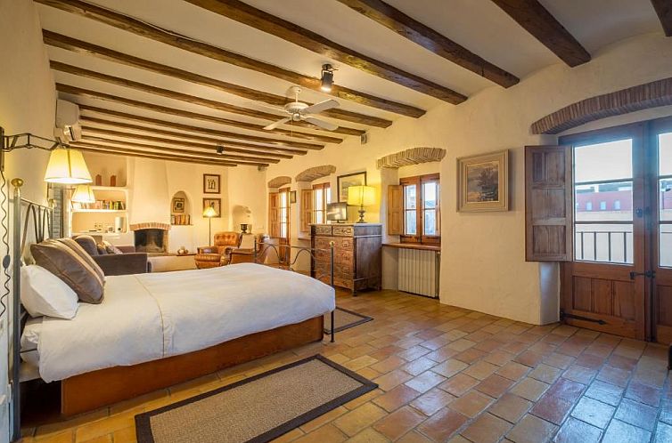 Can Felip Apartments