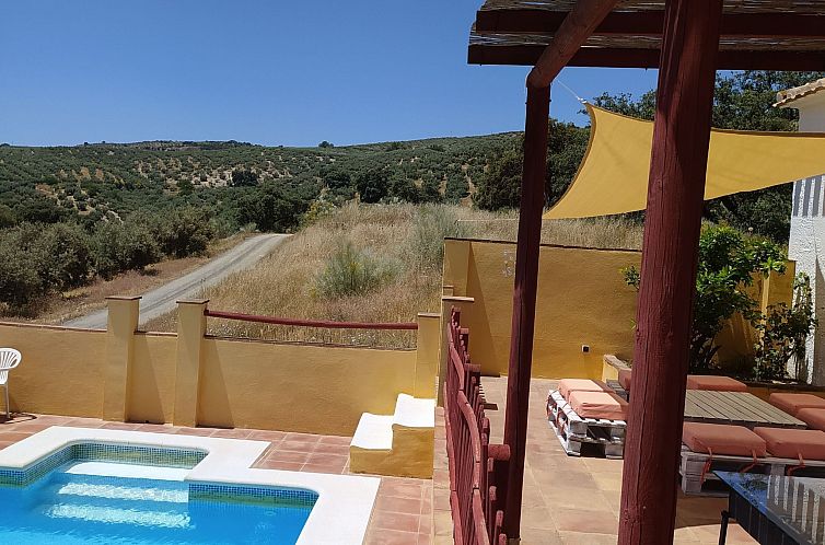 Vakantiehuis in Algarinejo mit Eigener Terrasse