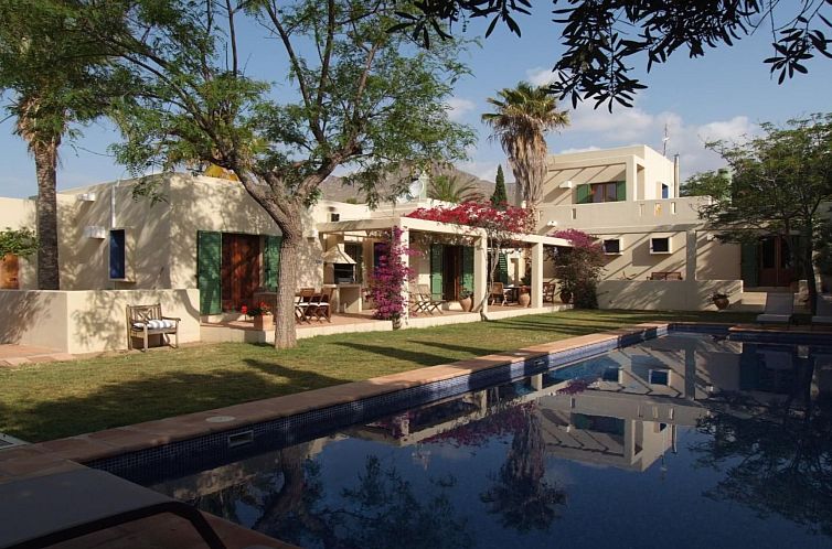 Vakantiehuis Schöne Villa für 6 Personen mit Schwimmbad