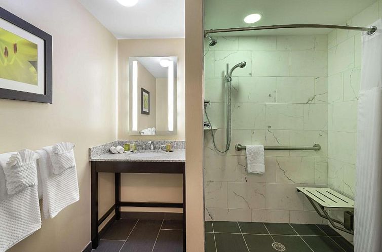 DoubleTree by Hilton Cape Cod - Hyannis