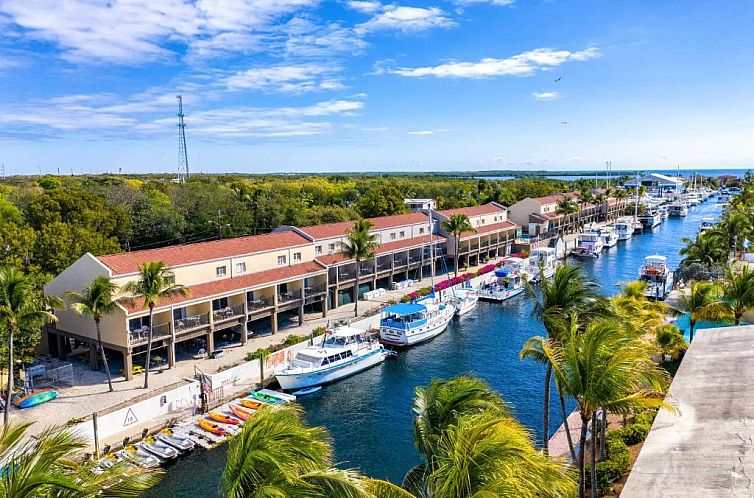 Waterside Suites and Marina