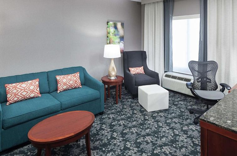 Hilton Garden Inn Lake Forest Mettawa