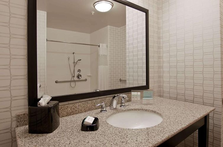 Hampton Inn & Suites Bellevue Downtown/Seattle