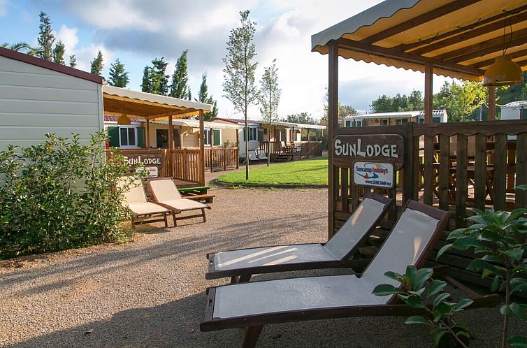 Geniessen Sie die Ruhe und den Frieden in der SunLodge Maple in Vilanova i la Geltru. Die Glamping-Lodge bietet eine perfekte Mischung aus Komfort und Natur an der Costa Maresme.