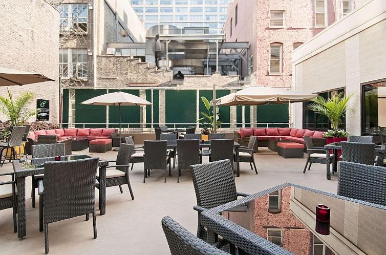 Hampton Inn & Suites Chicago-Downtown