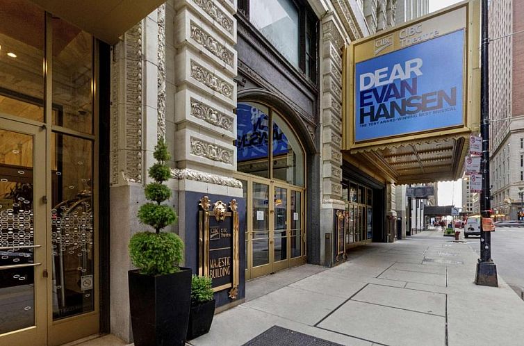 Hampton Inn Majestic Chicago Theatre District