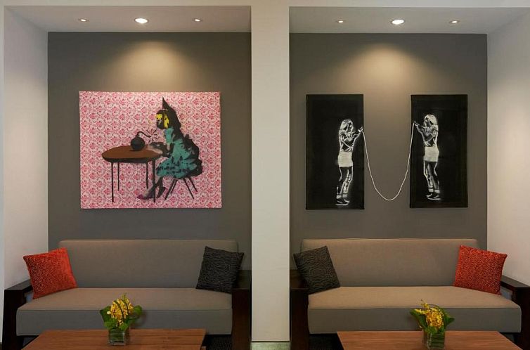 Kinzie Hotel