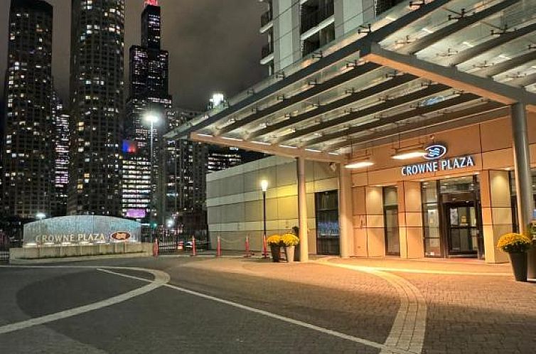 Crowne Plaza - Chicago West Loop, an IHG Hotel