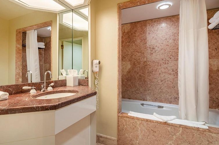 The Buckingham Hotel