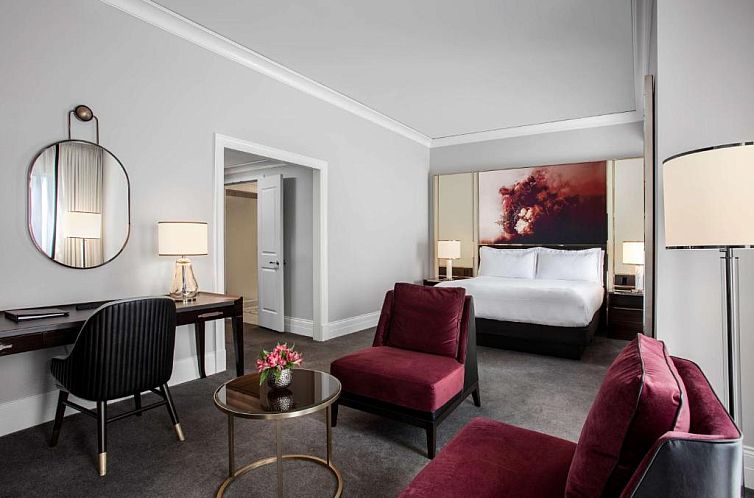 Waldorf Astoria Chicago