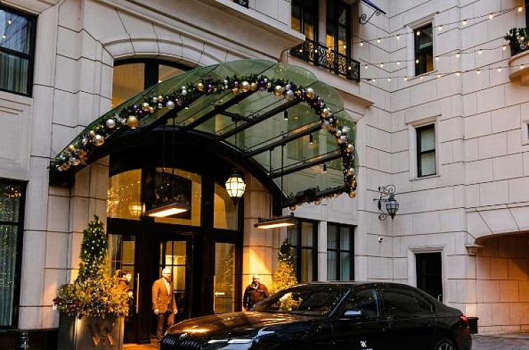 Waldorf Astoria Chicago