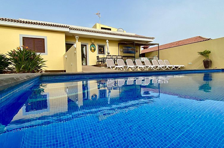 Vakantiehuis Geräumiges Haus mit exklusivem Schwimmbad und 