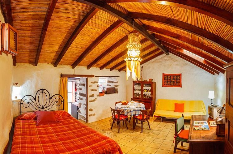 Vakantiehuis in El Risco mit Garten, Terrasse und Grill