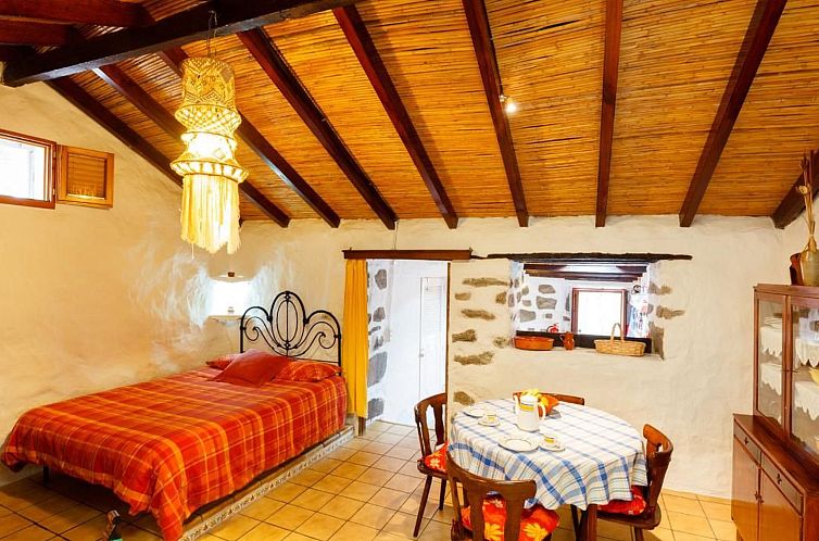 Vakantiehuis in El Risco mit Garten, Terrasse und Grill