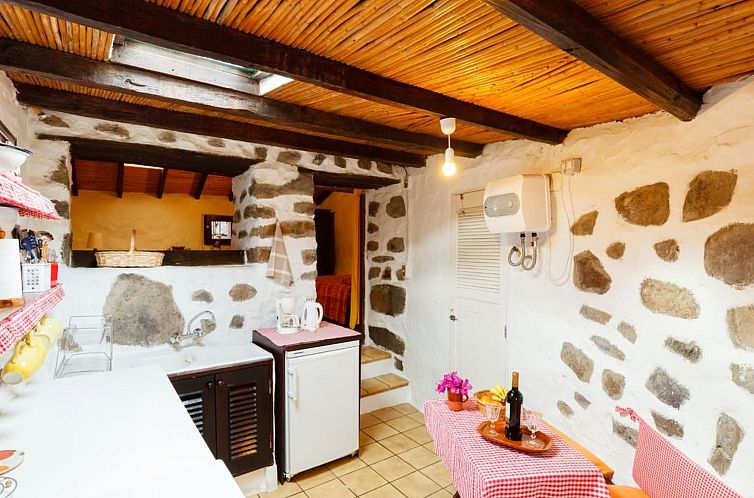 Vakantiehuis in El Risco mit Garten, Terrasse und Grill
