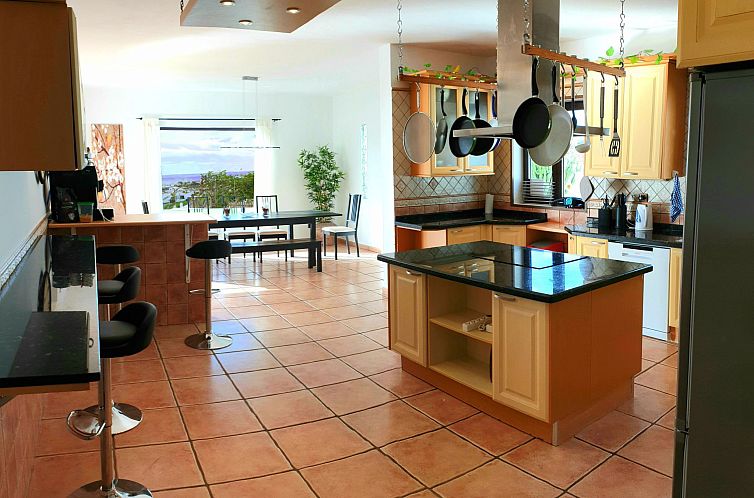Vakantiehuis Meerblick Villa Tias