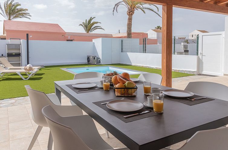 Vakantiehuis Modernes und helles Ferienhaus direkt am Meer, 