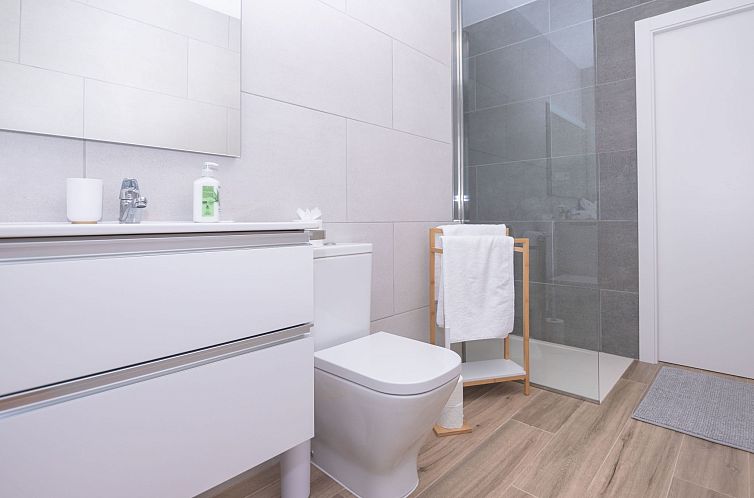Vakantiehuis Modernes und helles Ferienhaus direkt am Meer, 