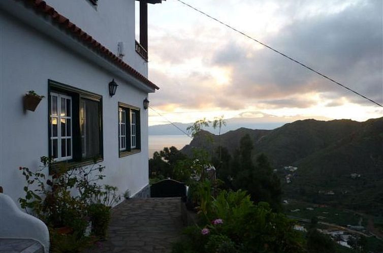 Appartement Casa Claudia in Hanglage mit Meerblick