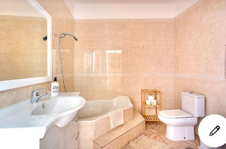 Vakantiehuis für 3 Personen  + 1 Kind ca. 180 m&sup2; in Al