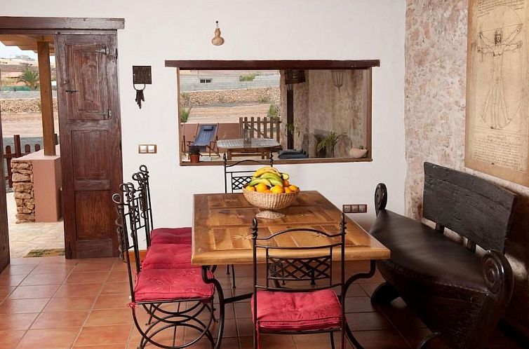 Vakantiehuis Typisches kanarisches Steinhaus mit privatem Po