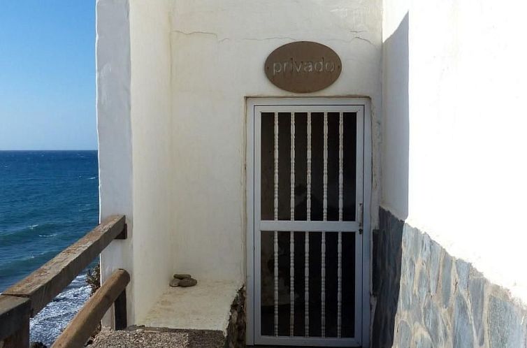 Appartement Bungalow auf einem Felsen direkt am Meer