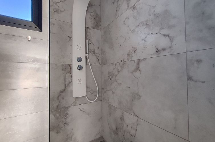 Vakantiehuis Luxuriöse Villa mit privatem Pool und Bergblic