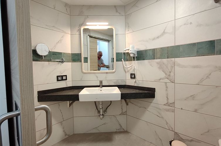 Vakantiehuis Luxuriöse Villa mit privatem Pool und Bergblic