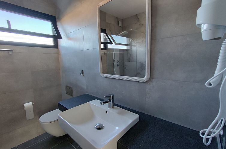 Vakantiehuis Luxuriöse Villa mit privatem Pool und Bergblic