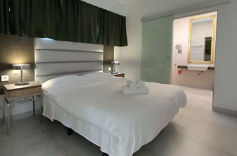 Vakantiehuis Geräumige Villa, beheizter Pool und atemberaub