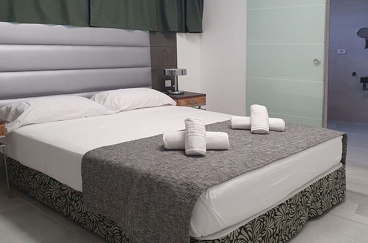 Vakantiehuis Geräumige Villa, beheizter Pool und atemberaub