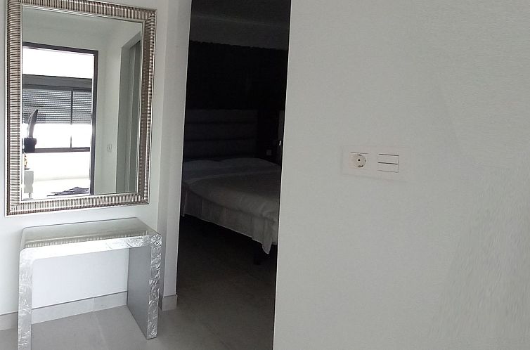 Vakantiehuis Geräumige Villa, beheizter Pool und atemberaub