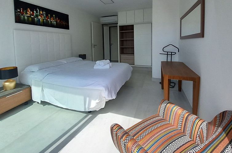 Vakantiehuis Geräumige Villa, beheizter Pool und atemberaub