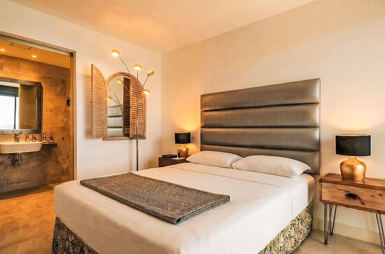 Vakantiehuis Geräumige Villa, beheizter Pool und atemberaub