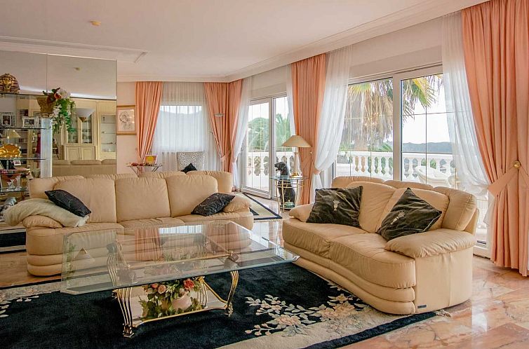 Vakantiehuis Villa mit beheizten Privat Pool und Meersicht