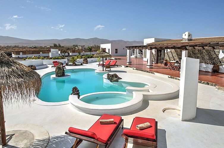 Vakantiehuis Villa mit privatem Pool