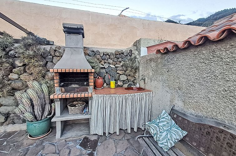 Vakantiehuis Haus mit Schwimmbad-Whirlpool in ruhiger Umgebu