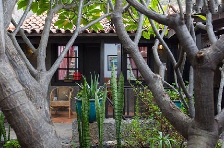 Vakantiehuis Haus mit Schwimmbad-Whirlpool in ruhiger Umgebu