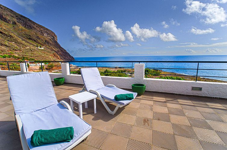 Vakantiehuis Zweitstöckiges Ferienvilla mit Terrassen, Pool