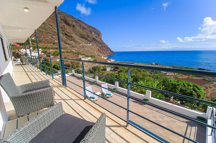 Vakantiehuis Zweitstöckiges Ferienvilla mit Terrassen, Pool