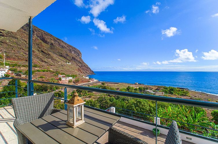 Vakantiehuis Zweitstöckiges Ferienvilla mit Terrassen, Pool