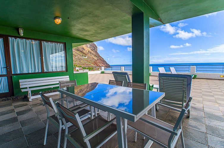 Vakantiehuis Zweitstöckiges Ferienvilla mit Terrassen, Pool