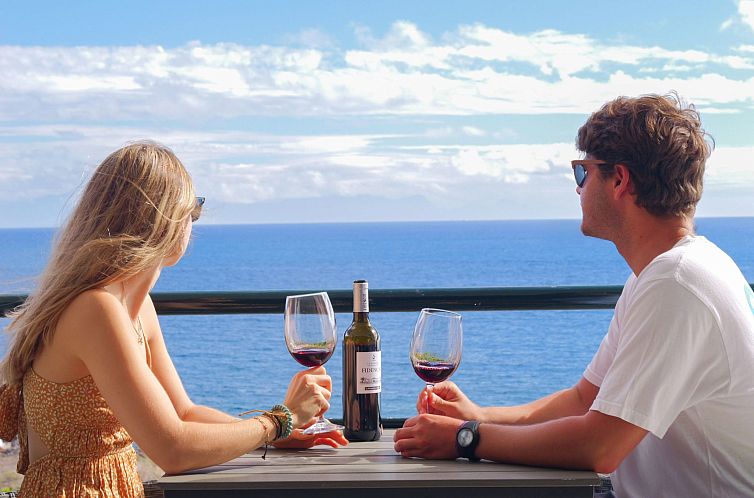 Vakantiehuis Zweitstöckiges Ferienvilla mit Terrassen, Pool