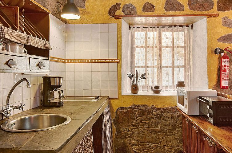 Vakantiehuis 250 Jahre altes Steinhaus mit zwei Terrassen in