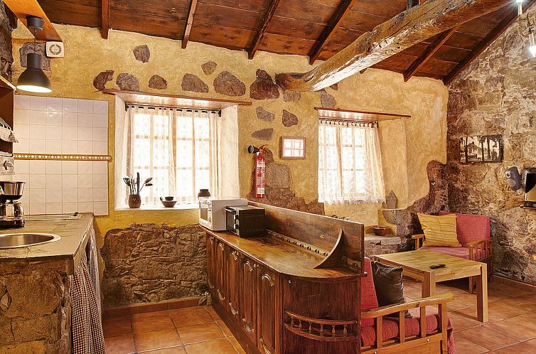 Vakantiehuis 250 Jahre altes Steinhaus mit zwei Terrassen in