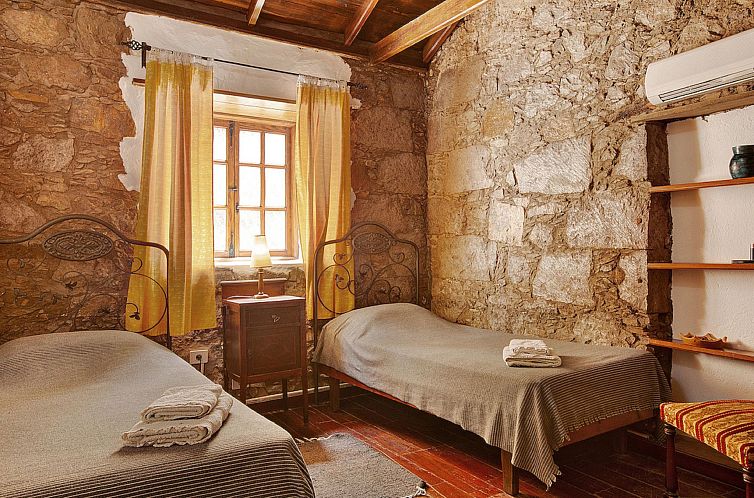 Vakantiehuis 250 Jahre altes Steinhaus mit zwei Terrassen in